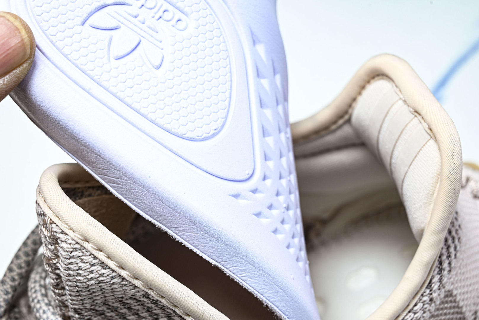 Yeezy350 尺码:36-48纯原版出品-AD Yeezy Boost 350 V2 粉满天星 FV