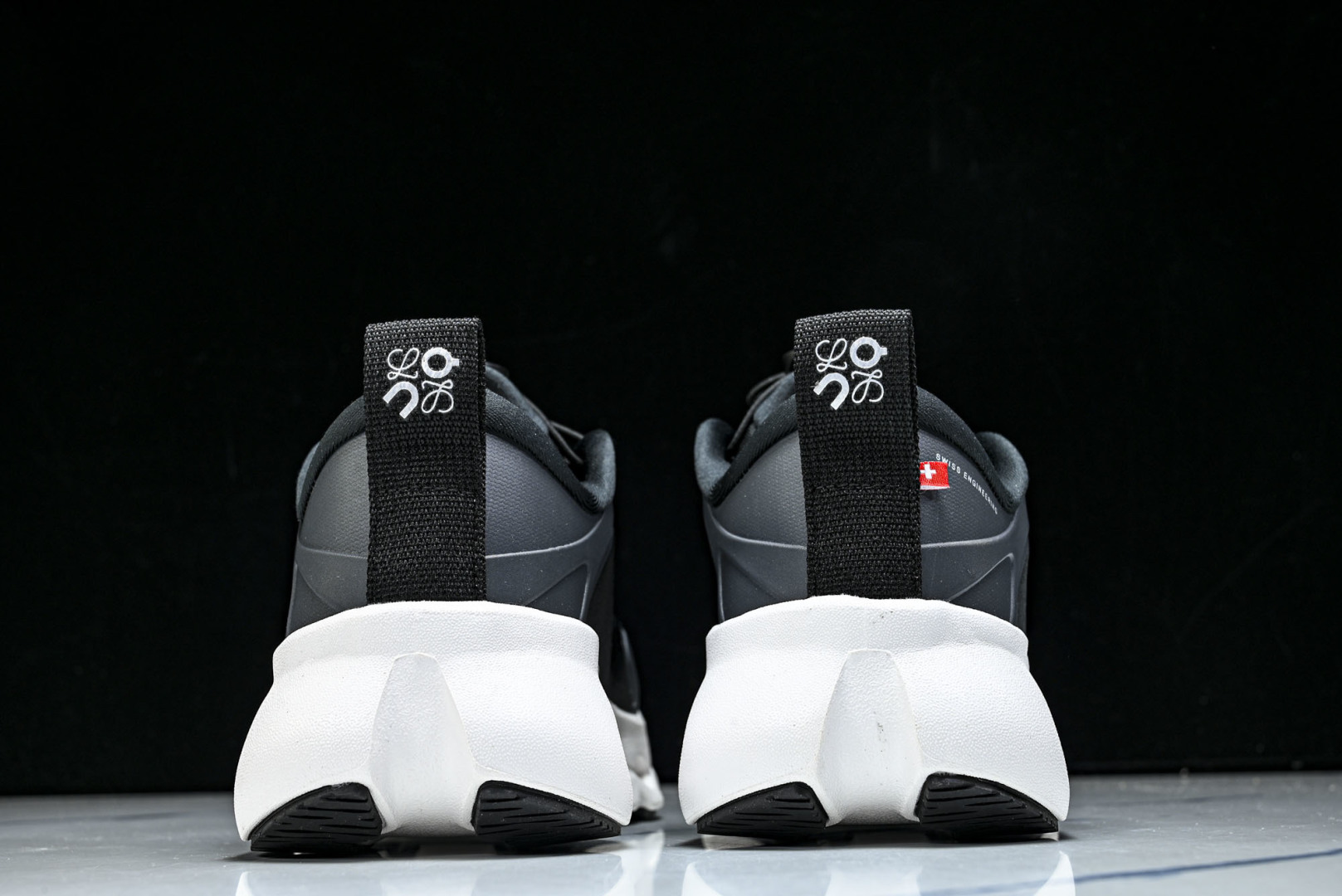 ON昂跑 尺码:36-46纯原版出品-On Running 昂跑男女士x Loewe Cloudsolo