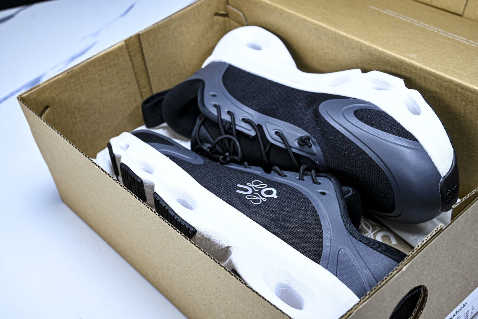 ON昂跑 尺码:36-46纯原版出品-On Running 昂跑男女士x Loewe Cloudsolo