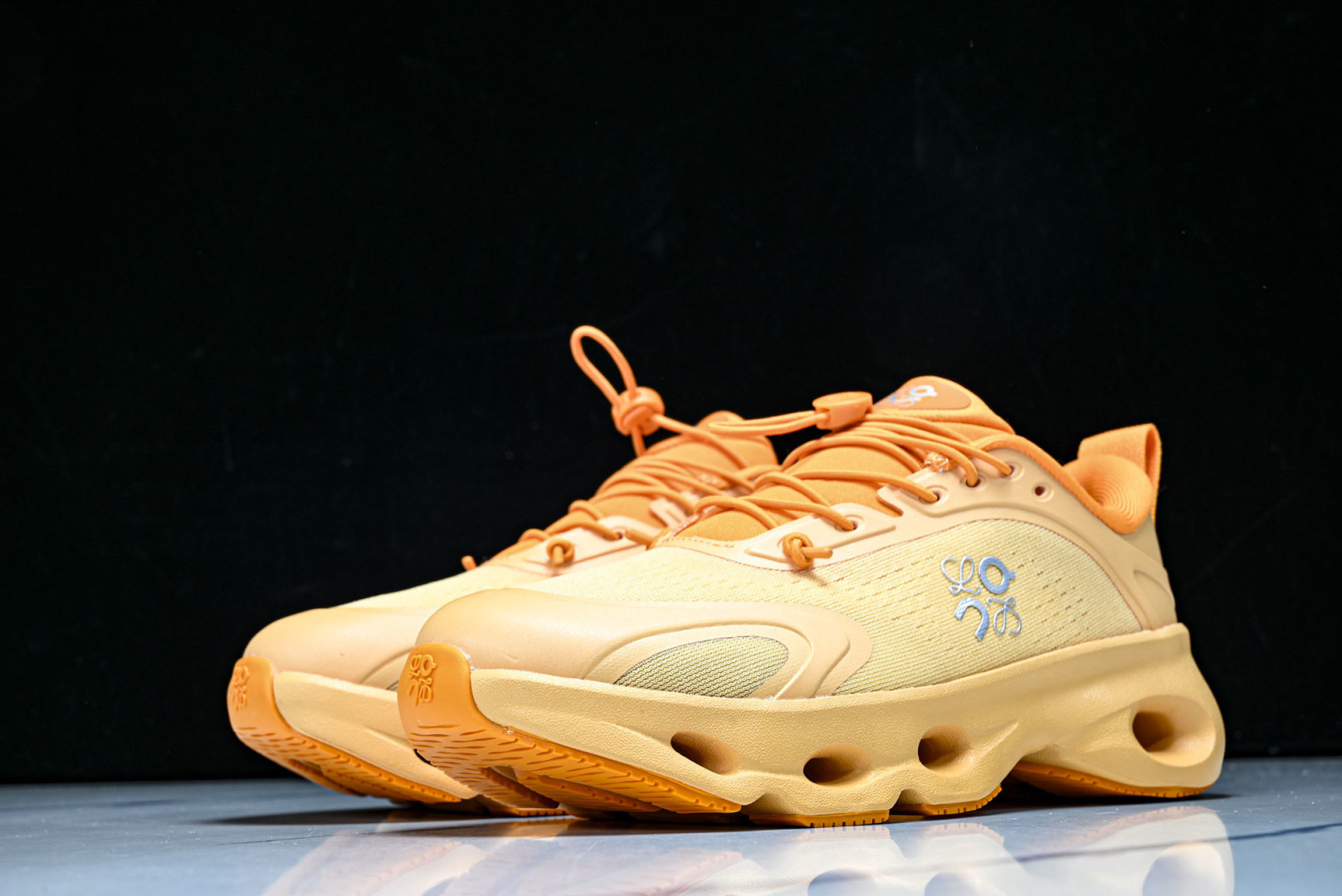 ON昂跑 尺码:36-46纯原版出品-On Running 昂跑男女士x Loewe Cloudsolo