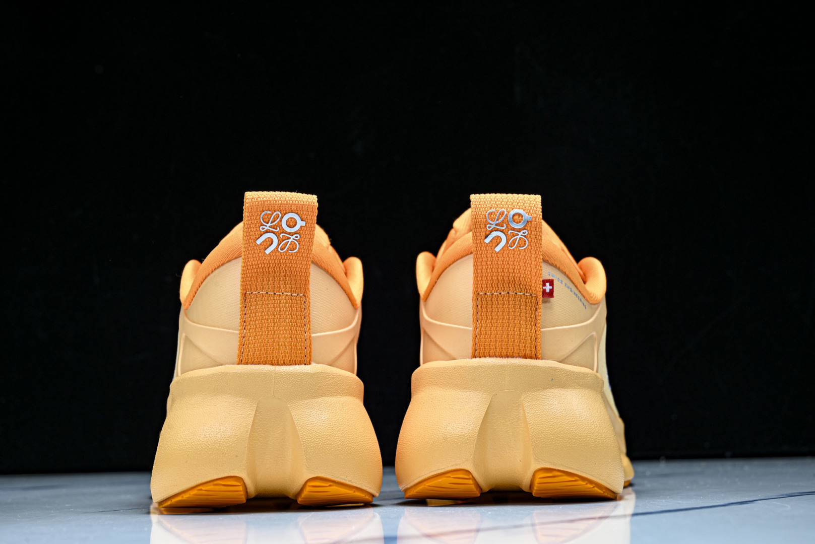 ON昂跑 尺码:36-46纯原版出品-On Running 昂跑男女士x Loewe Cloudsolo