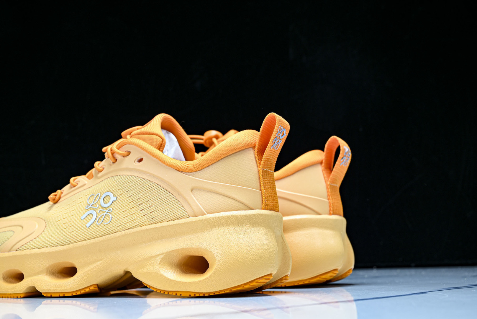 ON昂跑 尺码:36-46纯原版出品-On Running 昂跑男女士x Loewe Cloudsolo