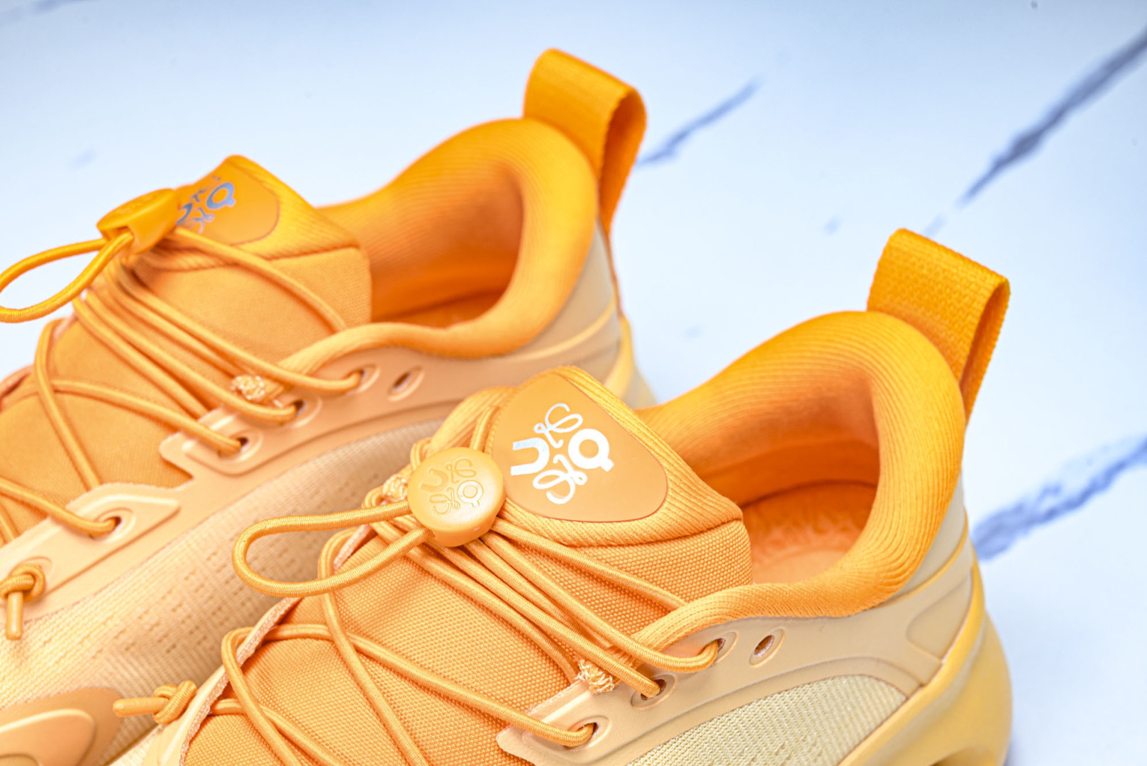 ON昂跑 尺码:36-46纯原版出品-On Running 昂跑男女士x Loewe Cloudsolo