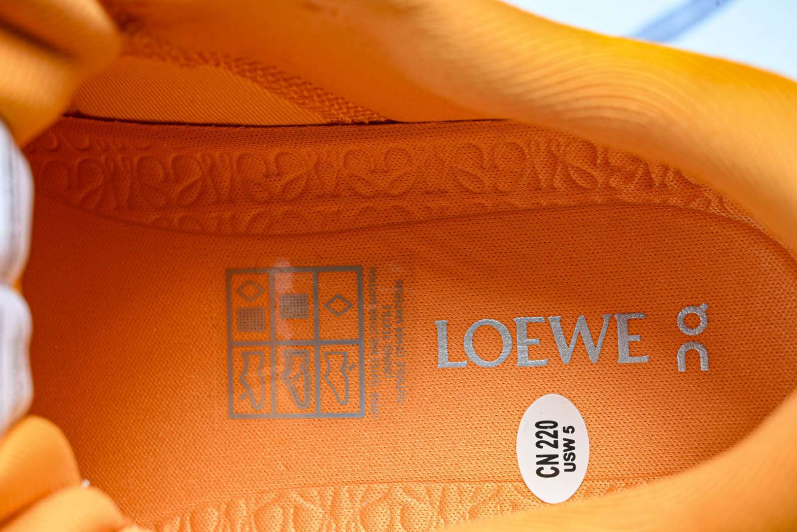 ON昂跑 尺码:36-46纯原版出品-On Running 昂跑男女士x Loewe Cloudsolo