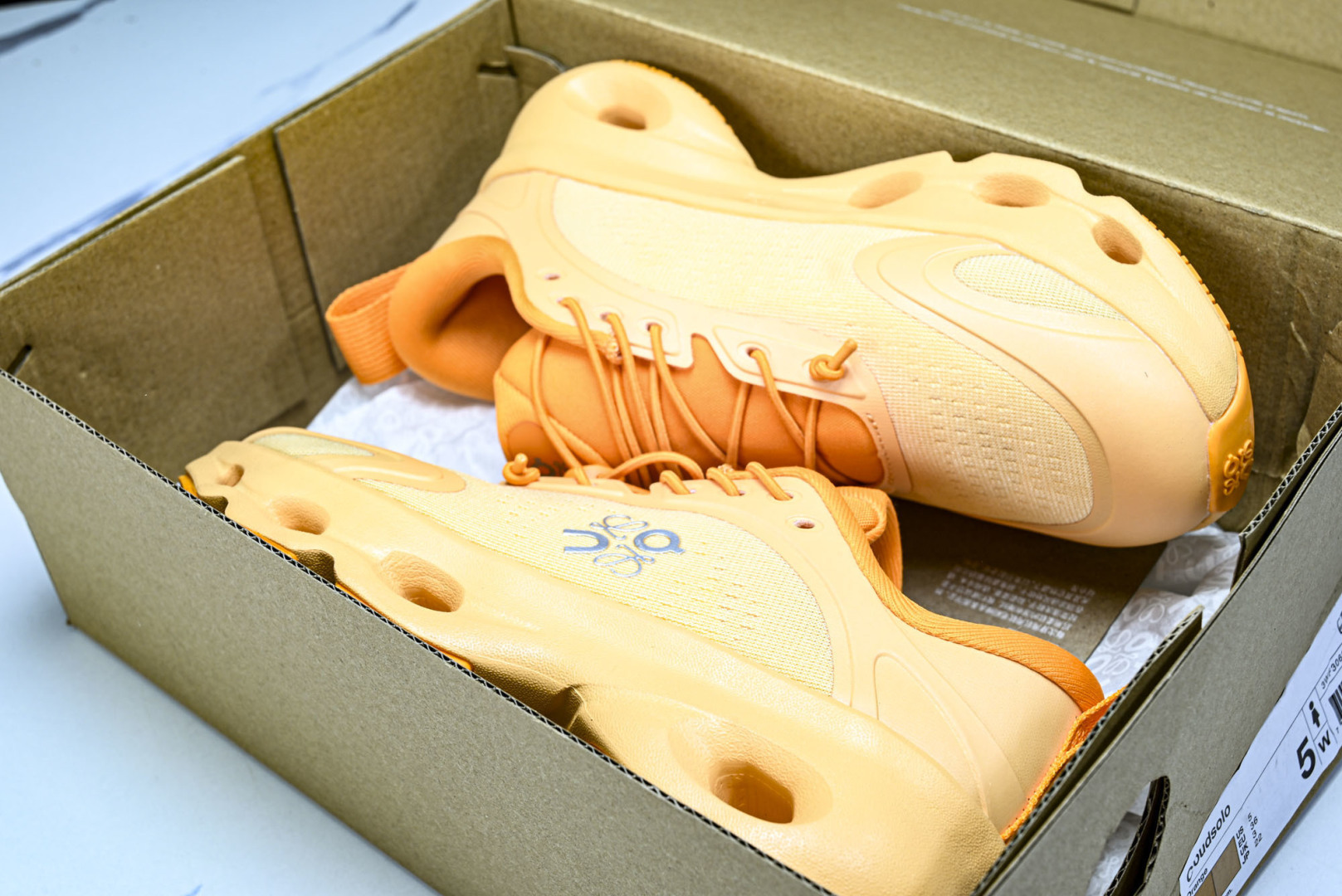 ON昂跑 尺码:36-46纯原版出品-On Running 昂跑男女士x Loewe Cloudsolo