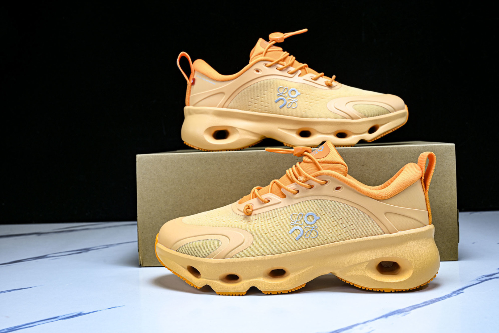 ON昂跑 尺码:36-46纯原版出品-On Running 昂跑男女士x Loewe Cloudsolo