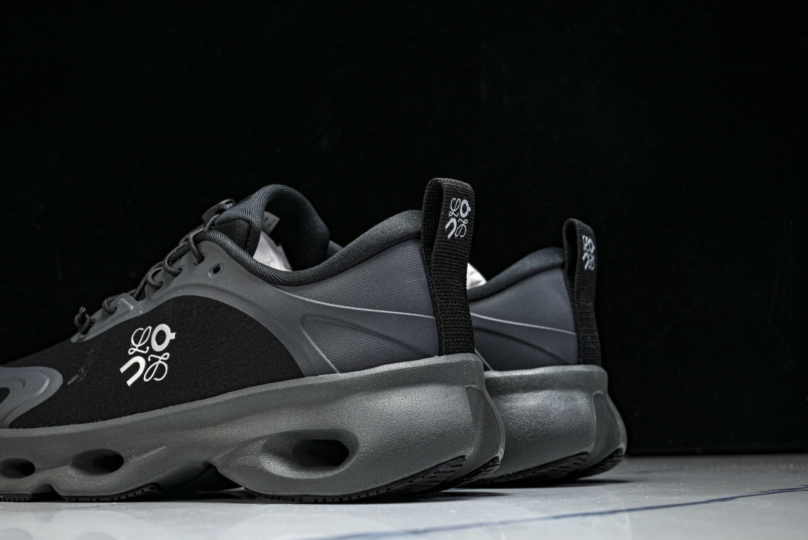 ON昂跑 尺码:36-46纯原版出品-On Running 昂跑男女士x Loewe Cloudsolo