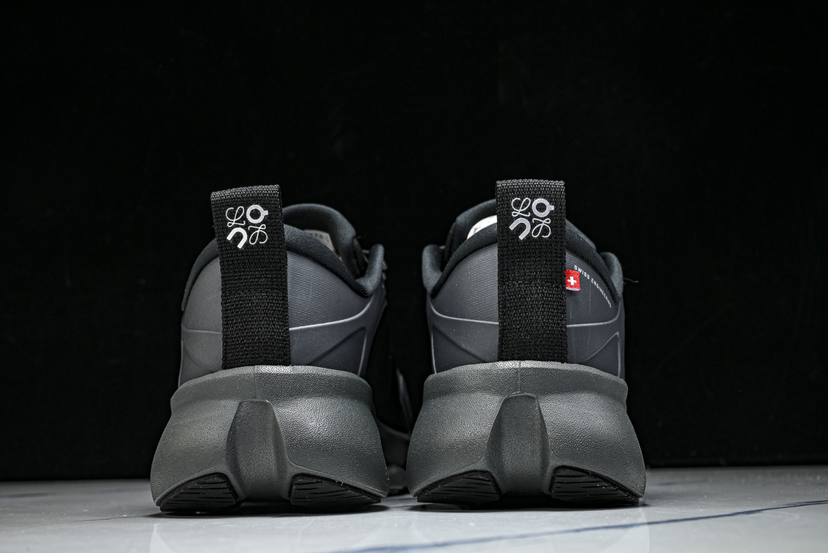 ON昂跑 尺码:36-46纯原版出品-On Running 昂跑男女士x Loewe Cloudsolo