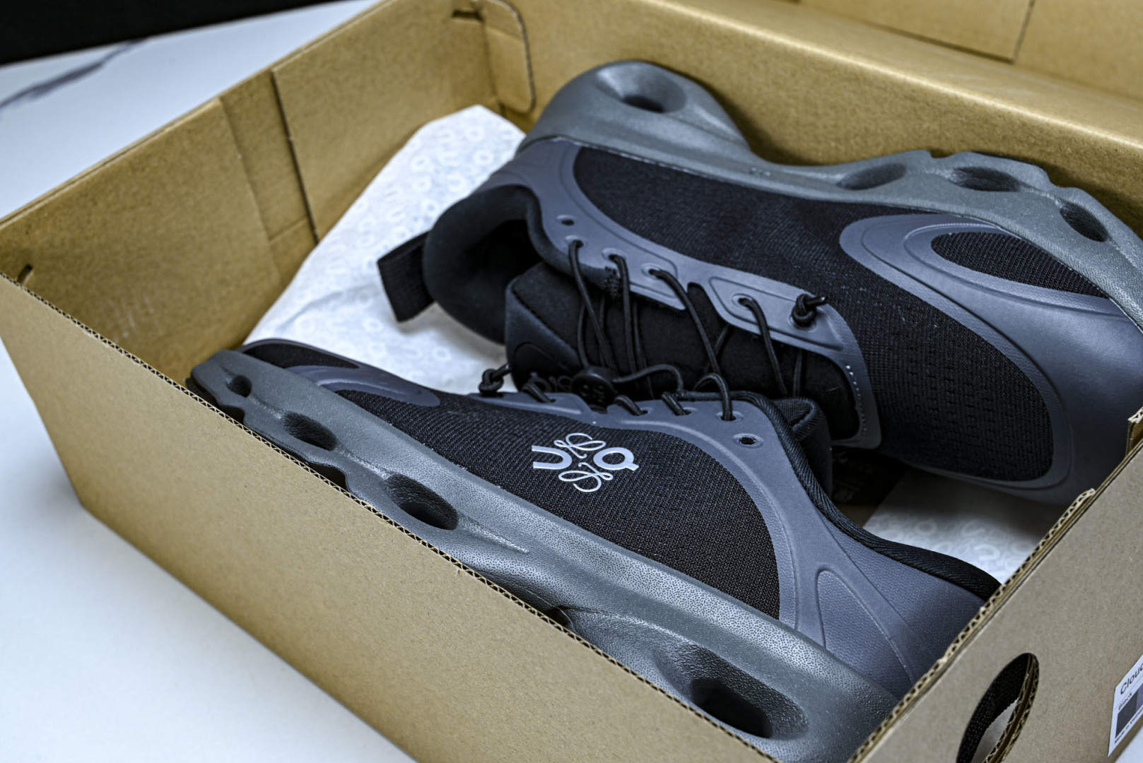 ON昂跑 尺码:36-46纯原版出品-On Running 昂跑男女士x Loewe Cloudsolo