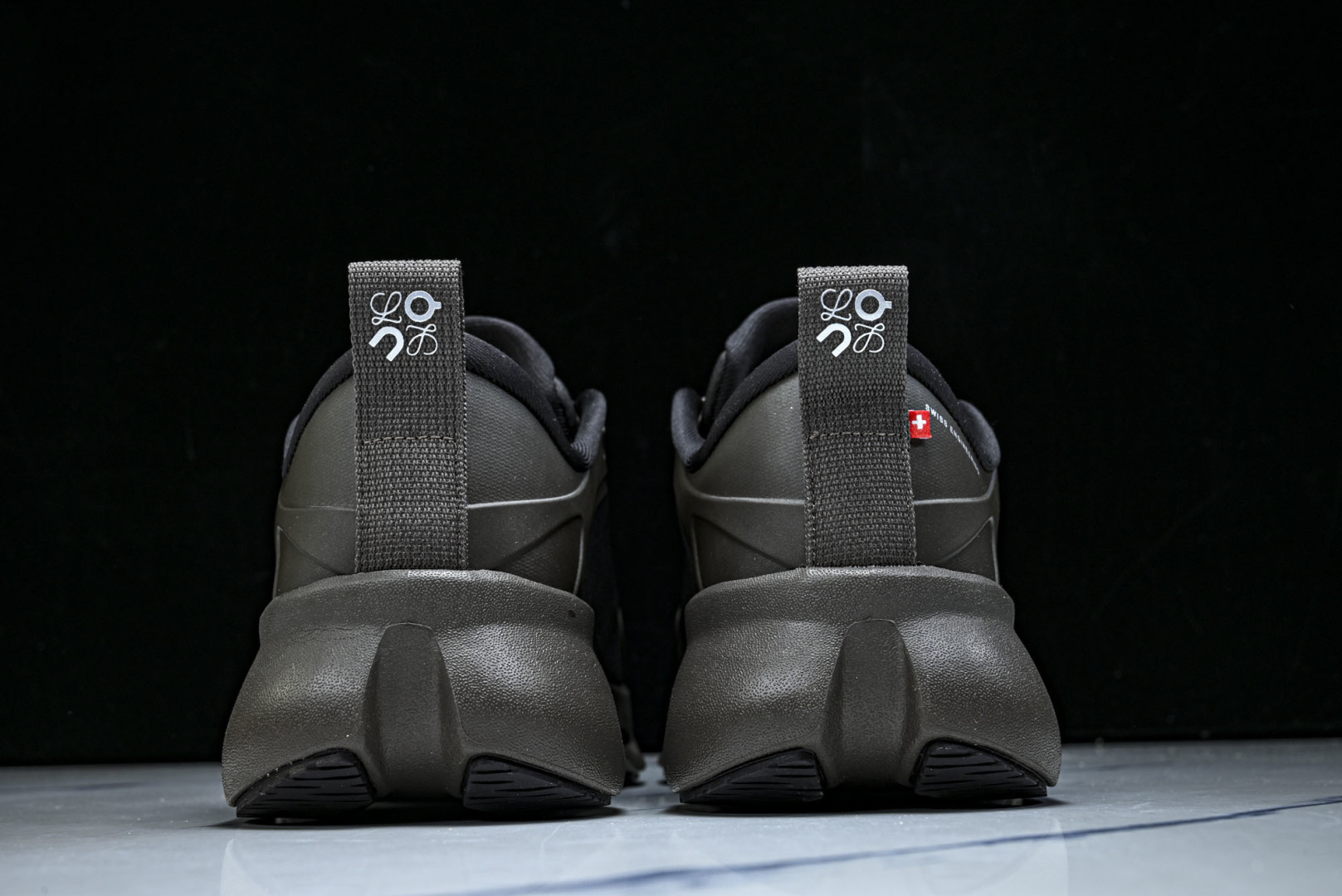 ON昂跑 尺码:36-46纯原版出品-On Running 昂跑男女士x Loewe Cloudsolo