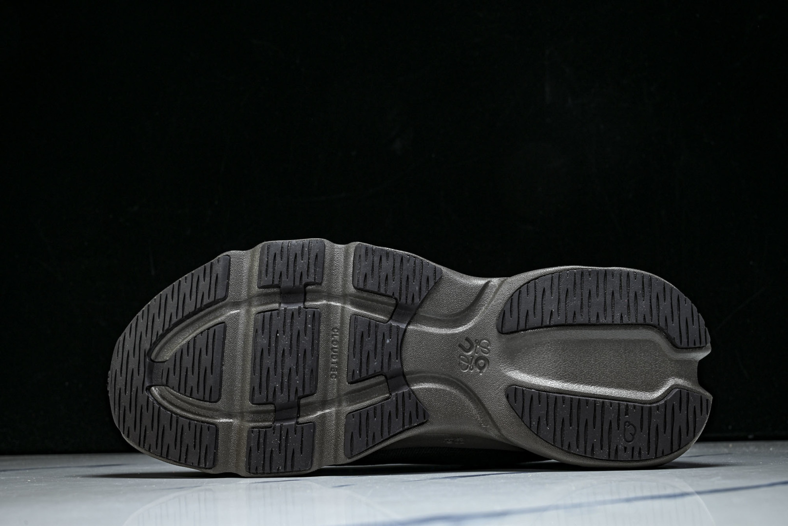 ON昂跑 尺码:36-46纯原版出品-On Running 昂跑男女士x Loewe Cloudsolo