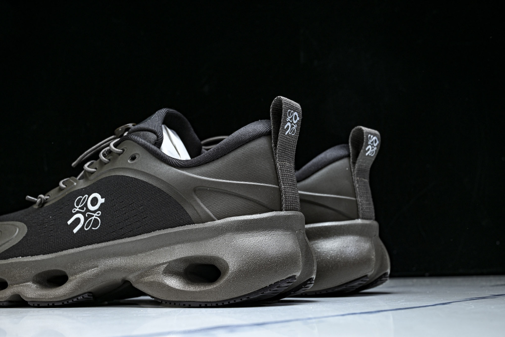 ON昂跑 尺码:36-46纯原版出品-On Running 昂跑男女士x Loewe Cloudsolo