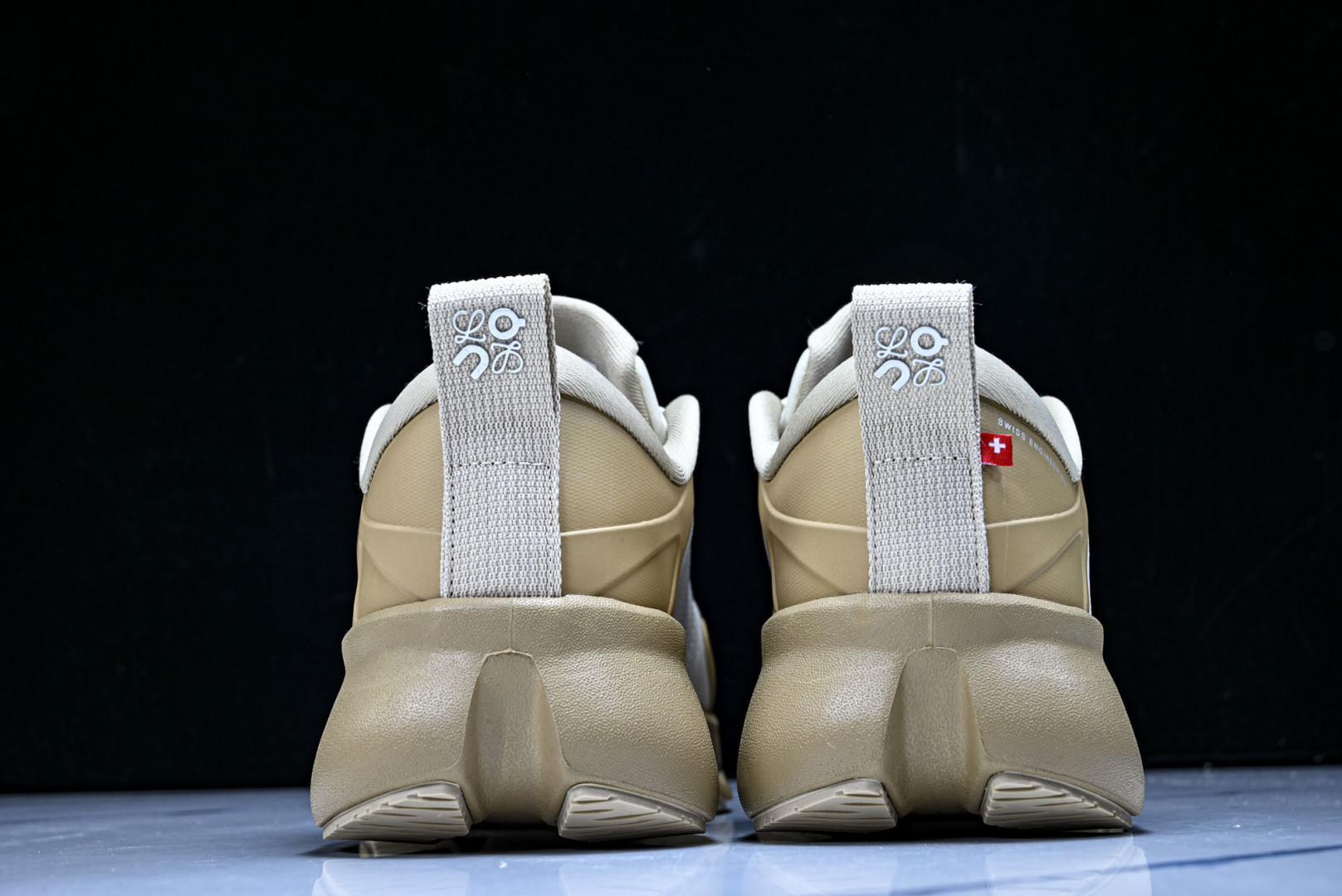 ON昂跑 尺码:36-46纯原版出品-On Running 昂跑男女士x Loewe Cloudsolo