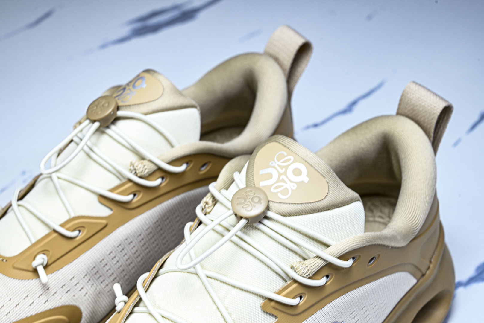 ON昂跑 尺码:36-46纯原版出品-On Running 昂跑男女士x Loewe Cloudsolo