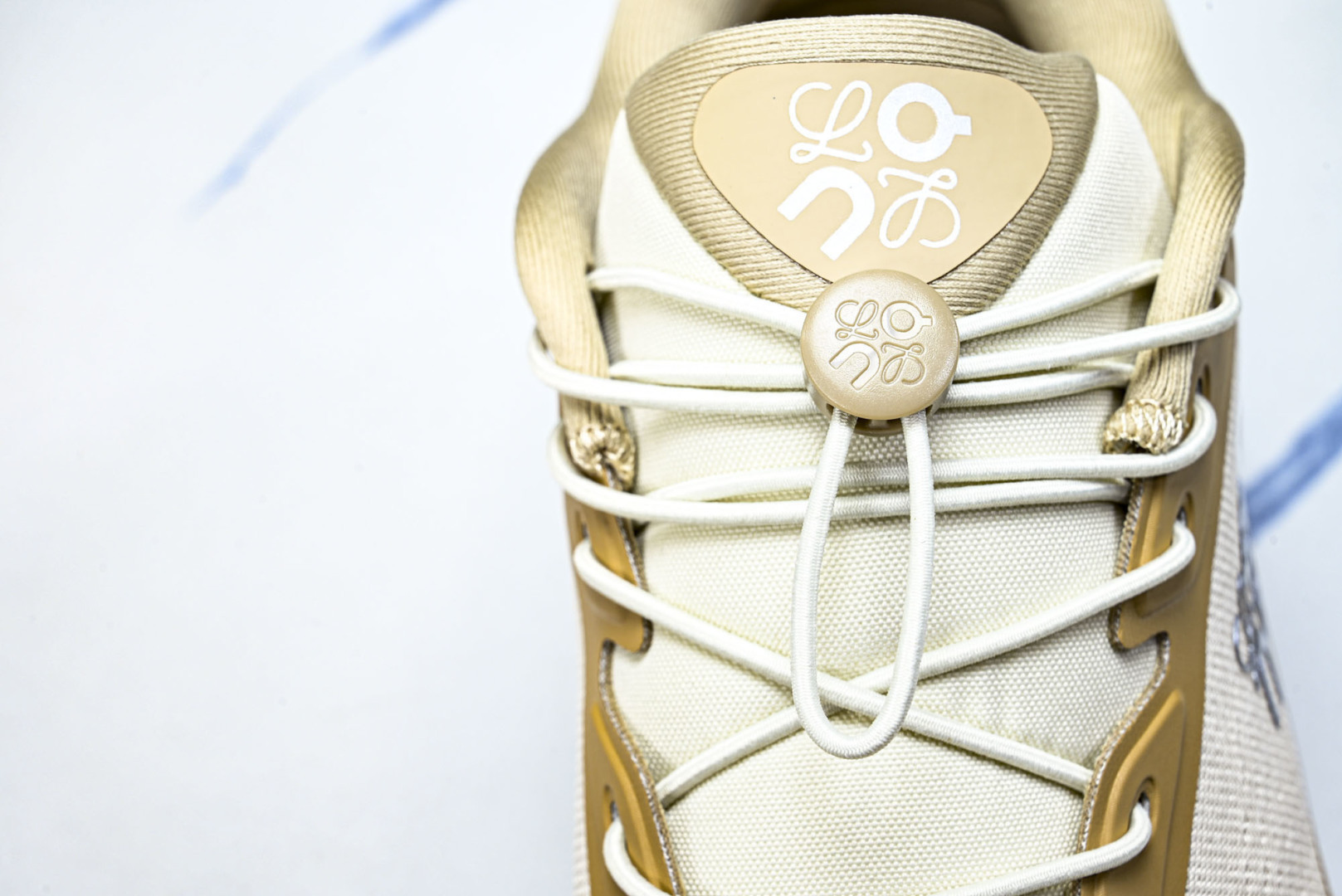 ON昂跑 尺码:36-46纯原版出品-On Running 昂跑男女士x Loewe Cloudsolo