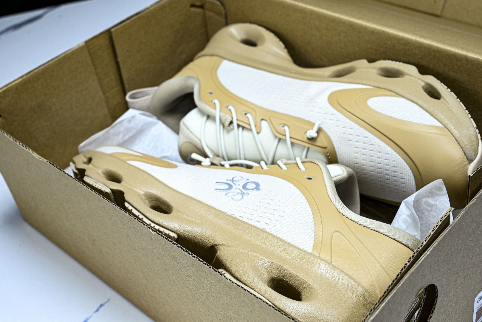 ON昂跑 尺码:36-46纯原版出品-On Running 昂跑男女士x Loewe Cloudsolo