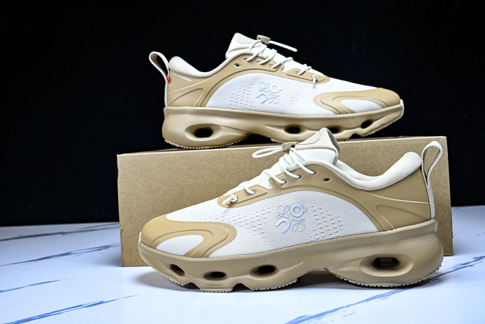 ON昂跑 尺码:36-46纯原版出品-On Running 昂跑男女士x Loewe Cloudsolo