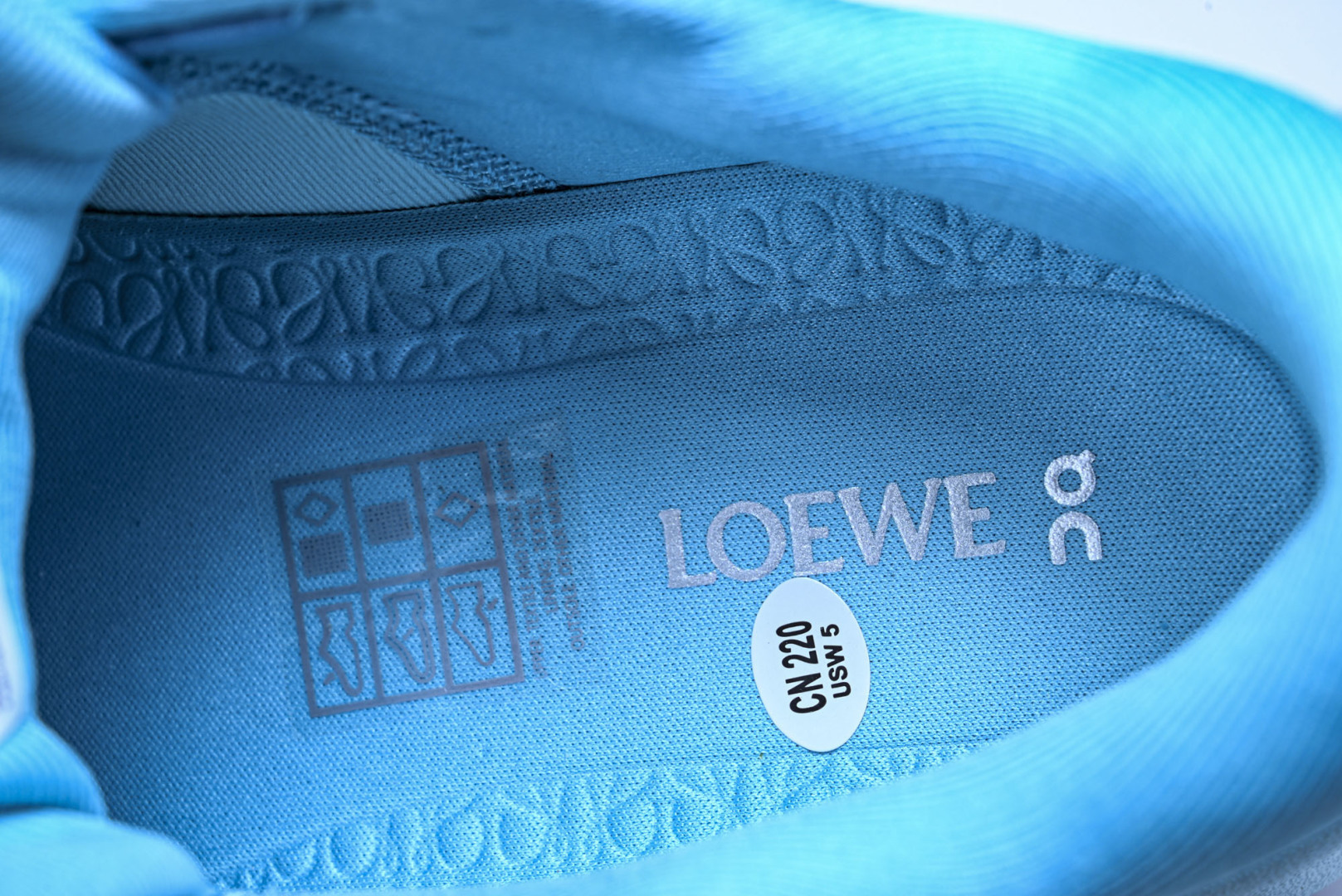 ON昂跑 尺码:36-46纯原版出品-On Running 昂跑男女士x Loewe Cloudsolo