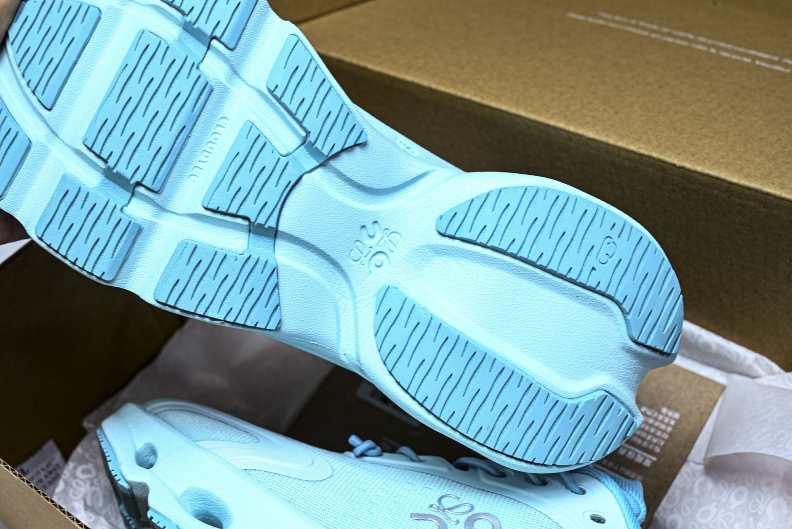 ON昂跑 尺码:36-46纯原版出品-On Running 昂跑男女士x Loewe Cloudsolo