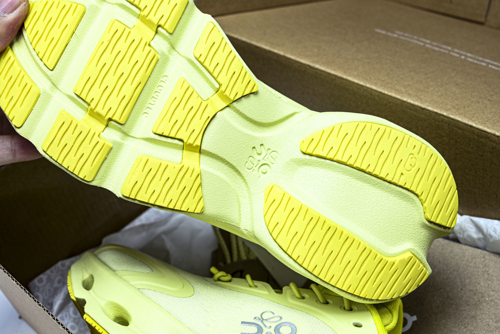 ON昂跑 尺码:36-46纯原版出品-On Running 昂跑男女士x Loewe Cloudsolo