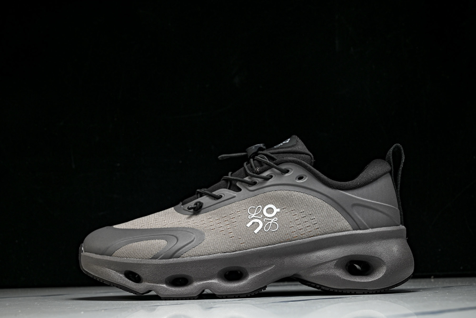 ON昂跑 尺码:36-46纯原版出品-On Running 昂跑男女士x Loewe Cloudsolo