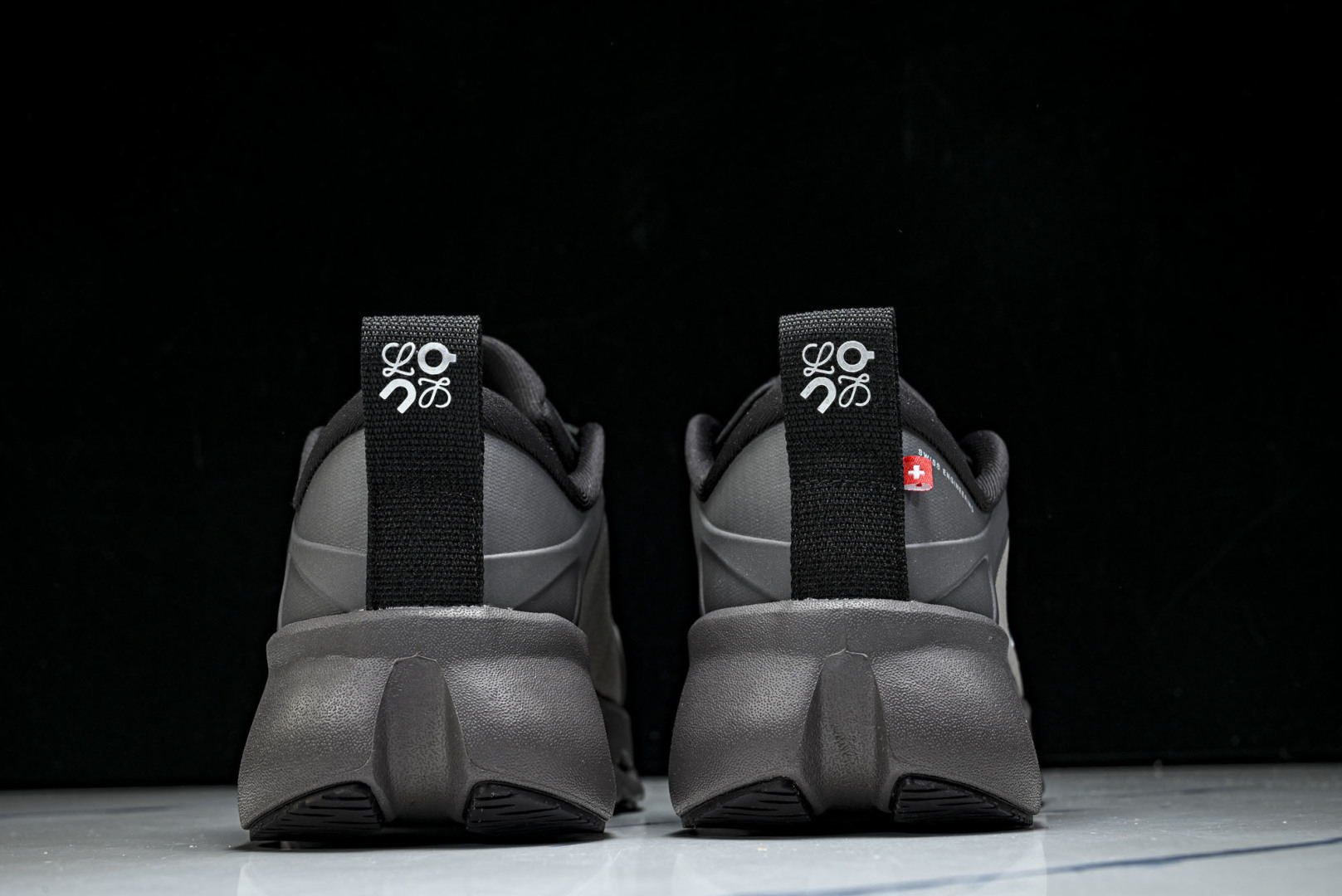 ON昂跑 尺码:36-46纯原版出品-On Running 昂跑男女士x Loewe Cloudsolo