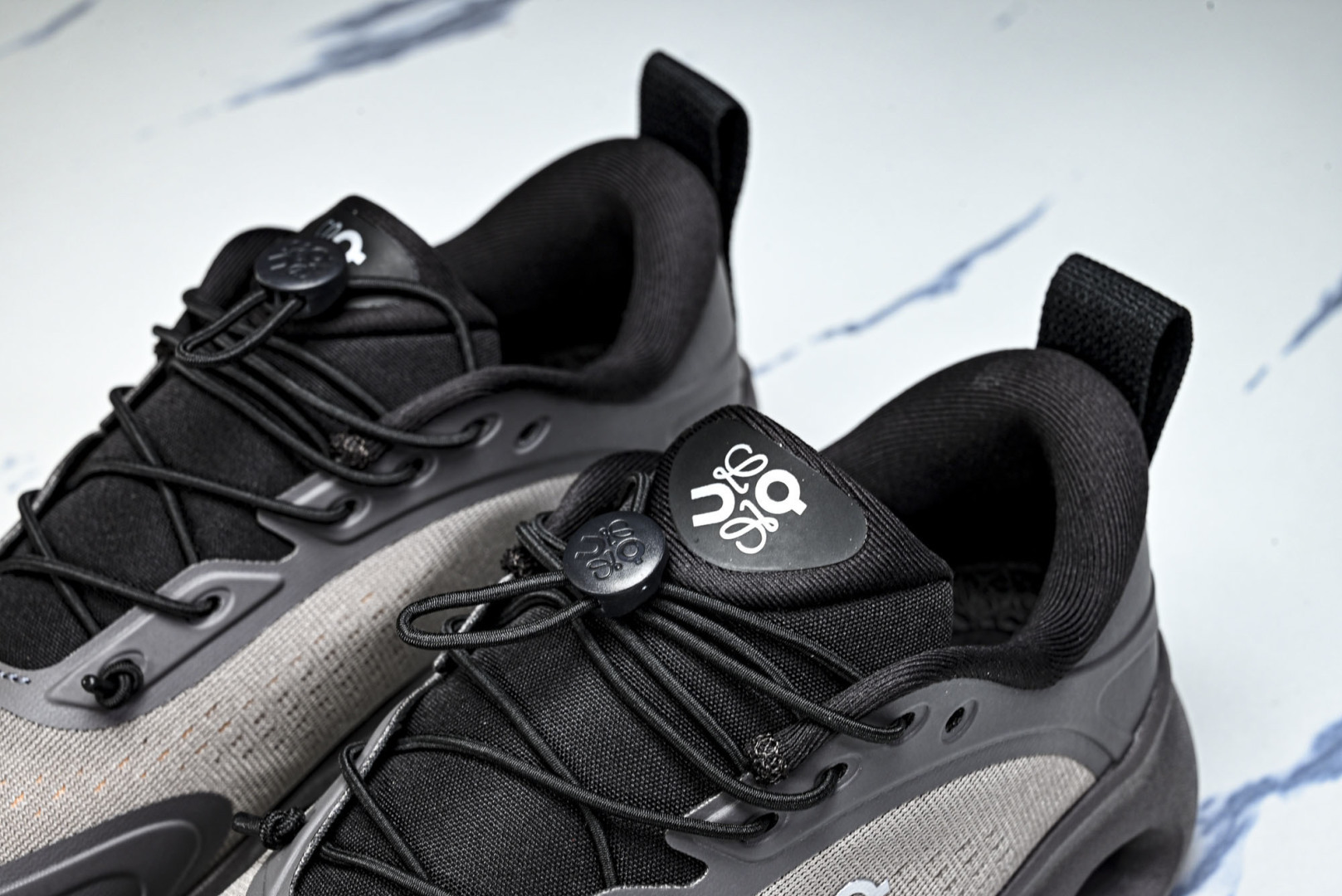 ON昂跑 尺码:36-46纯原版出品-On Running 昂跑男女士x Loewe Cloudsolo