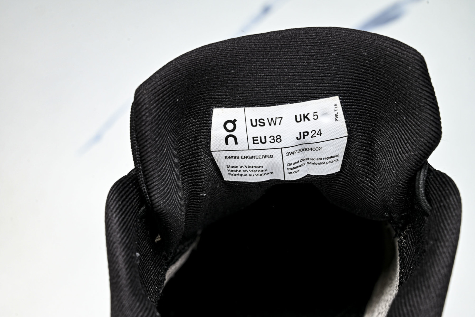 ON昂跑 尺码:36-46纯原版出品-On Running 昂跑男女士x Loewe Cloudsolo