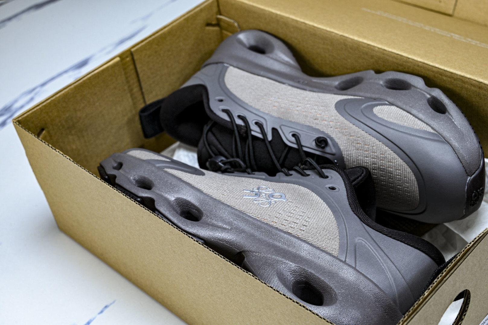 ON昂跑 尺码:36-46纯原版出品-On Running 昂跑男女士x Loewe Cloudsolo