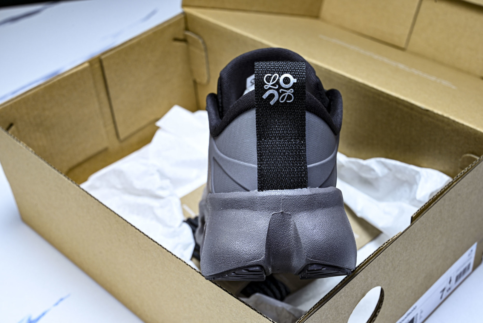 ON昂跑 尺码:36-46纯原版出品-On Running 昂跑男女士x Loewe Cloudsolo