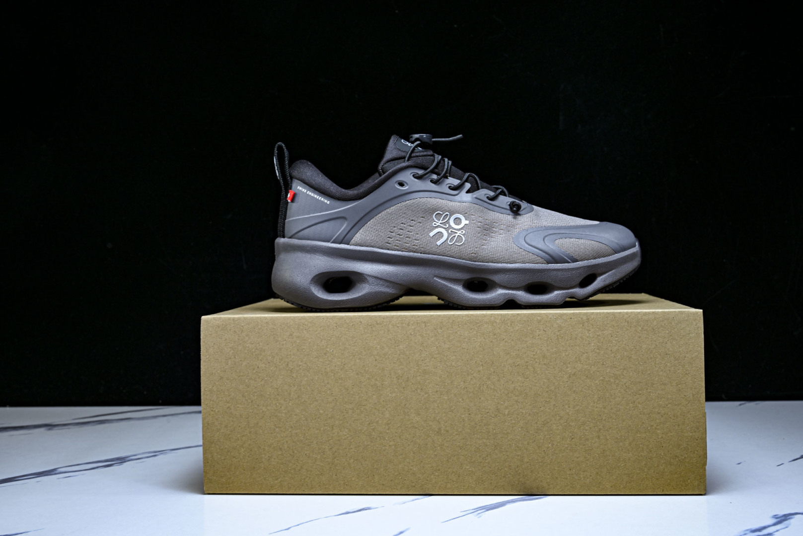 ON昂跑 尺码:36-46纯原版出品-On Running 昂跑男女士x Loewe Cloudsolo