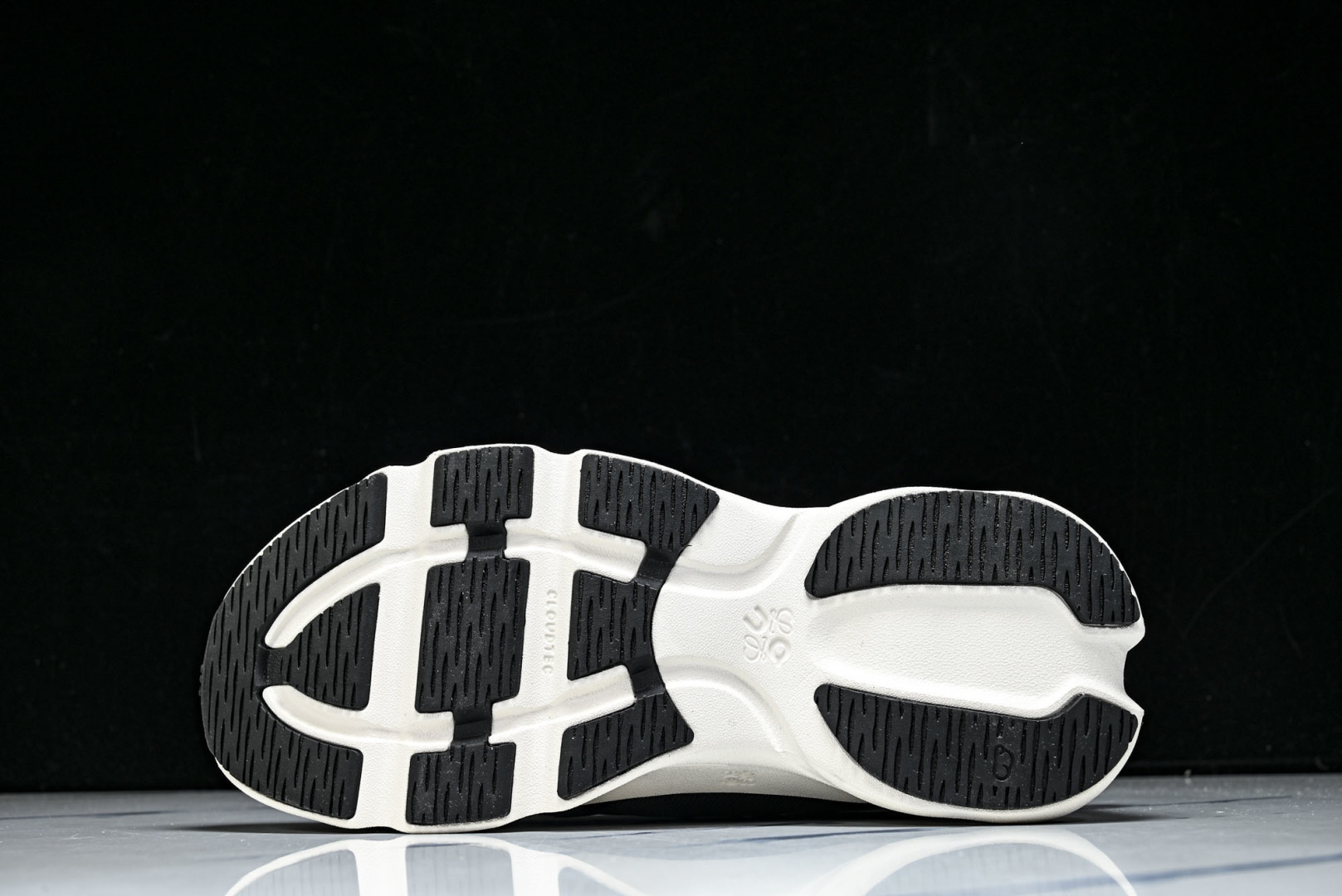 ON昂跑 尺码:36-46纯原版出品-On Running 昂跑男女士x Loewe Cloudsolo