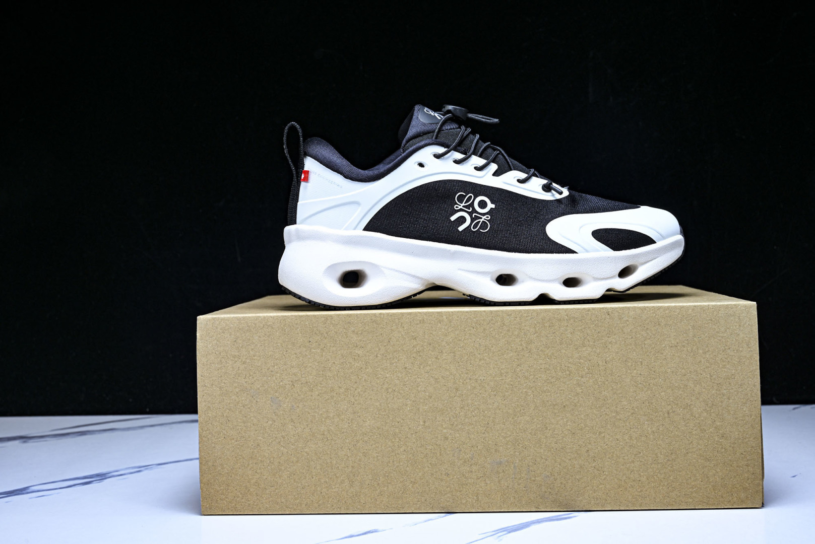 ON昂跑 尺码:36-46纯原版出品-On Running 昂跑男女士x Loewe Cloudsolo