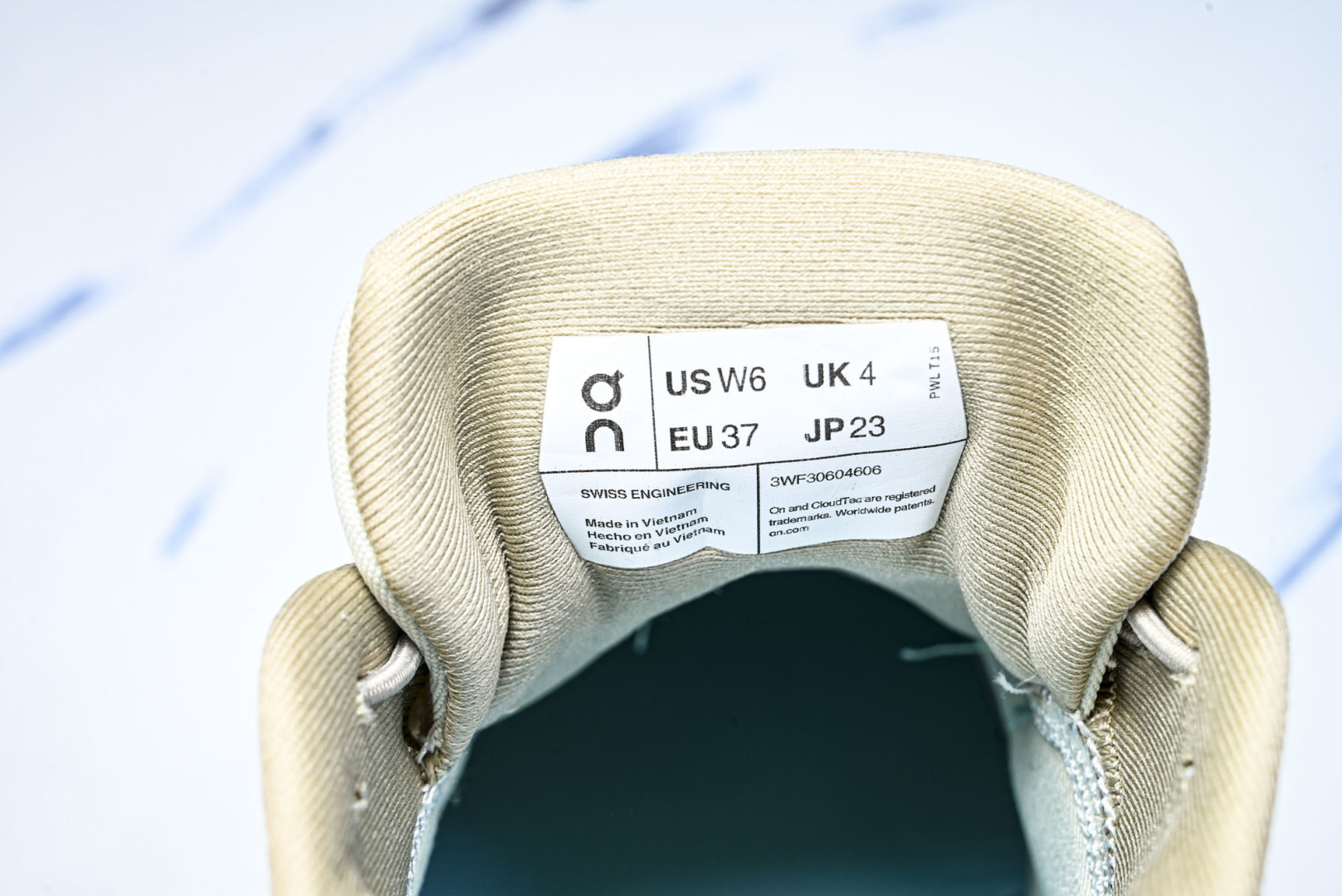 ON昂跑 尺码:36-46纯原版出品-On Running 昂跑男女士x Loewe Cloudsolo