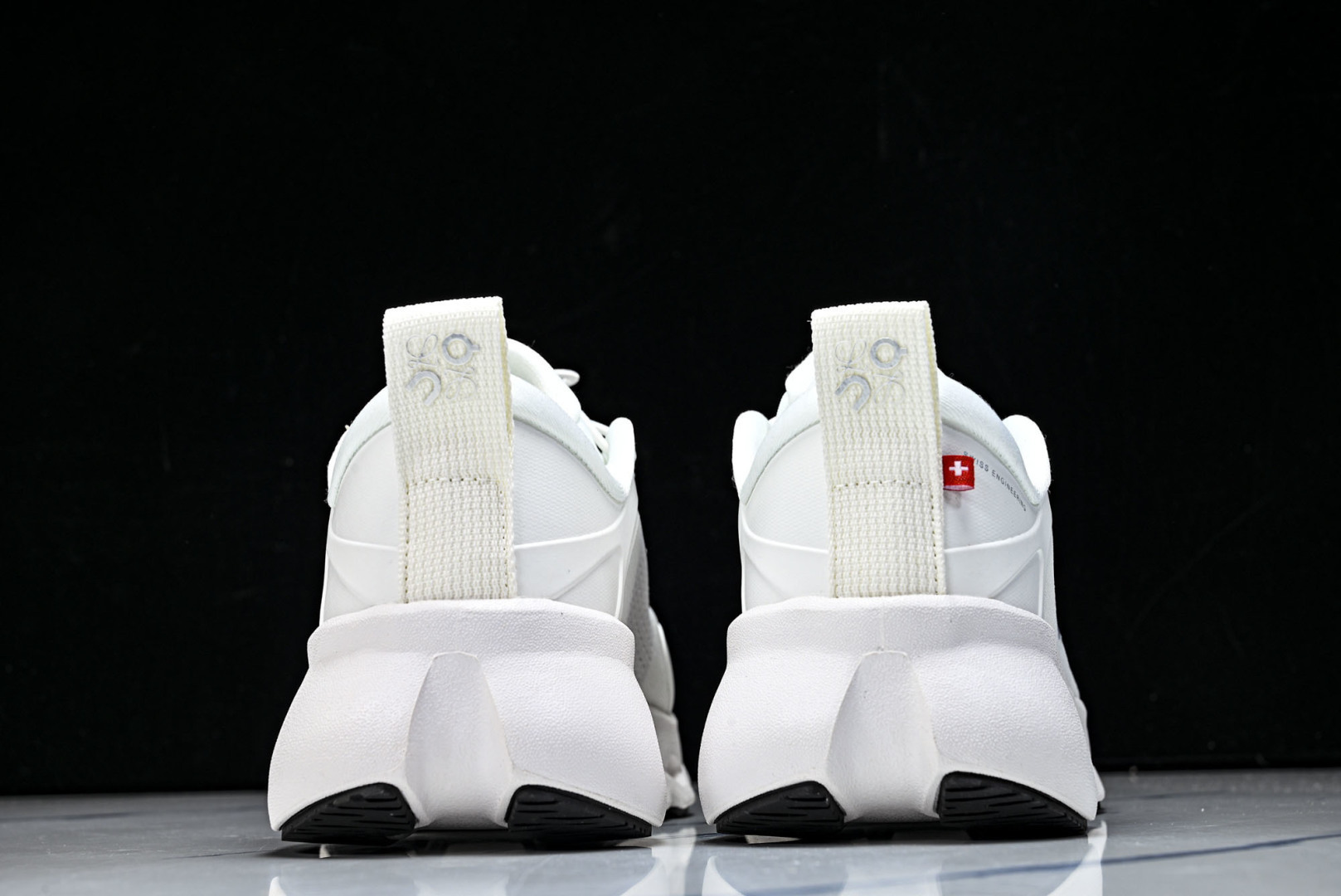 ON昂跑 尺码:36-46纯原版出品-On Running 昂跑男女士x Loewe Cloudsolo