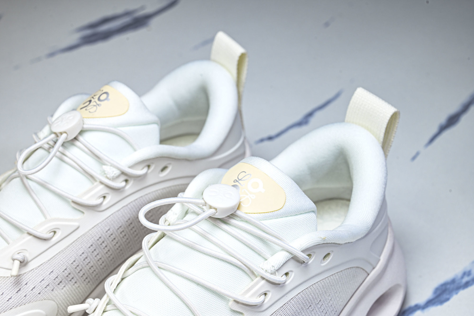 ON昂跑 尺码:36-46纯原版出品-On Running 昂跑男女士x Loewe Cloudsolo