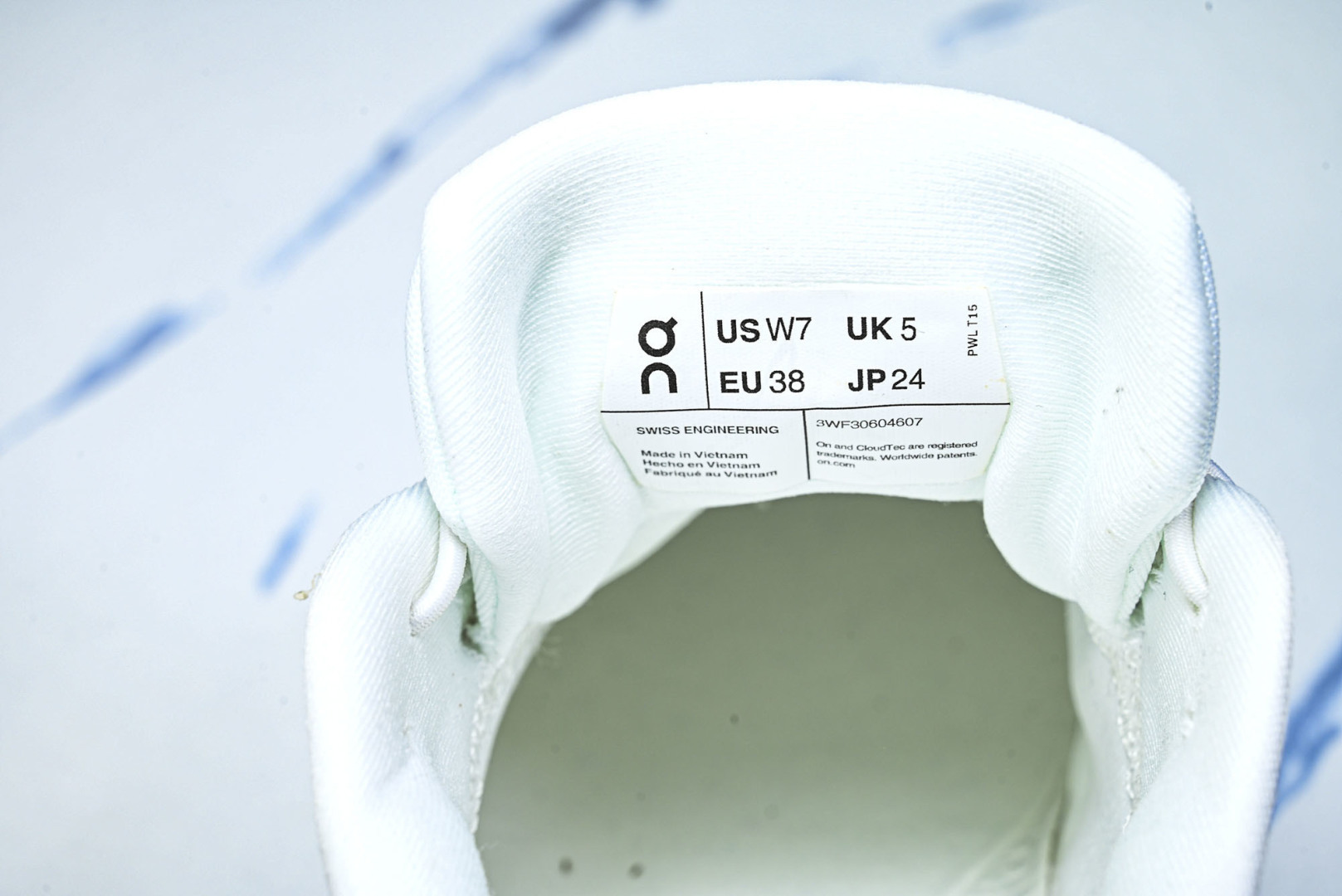 ON昂跑 尺码:36-46纯原版出品-On Running 昂跑男女士x Loewe Cloudsolo