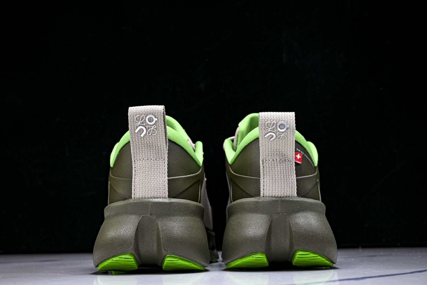 ON昂跑 尺码:36-46纯原版出品-On Running 昂跑男女士x Loewe Cloudsolo