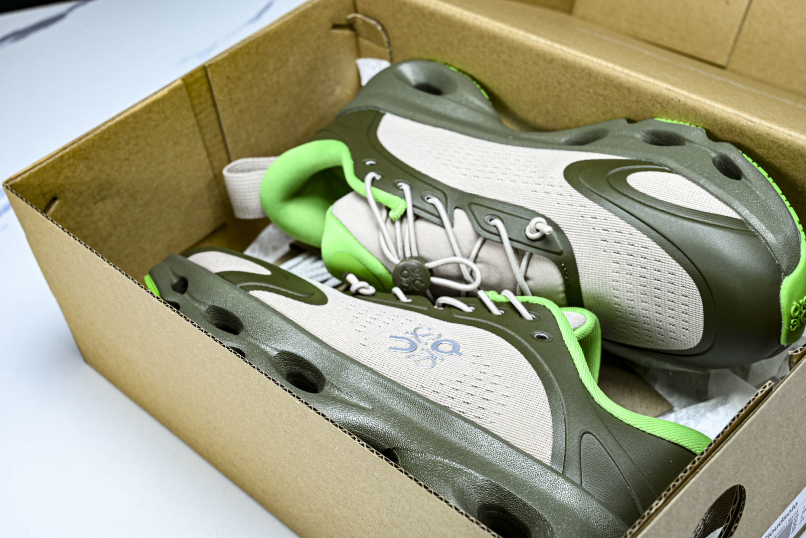 ON昂跑 尺码:36-46纯原版出品-On Running 昂跑男女士x Loewe Cloudsolo