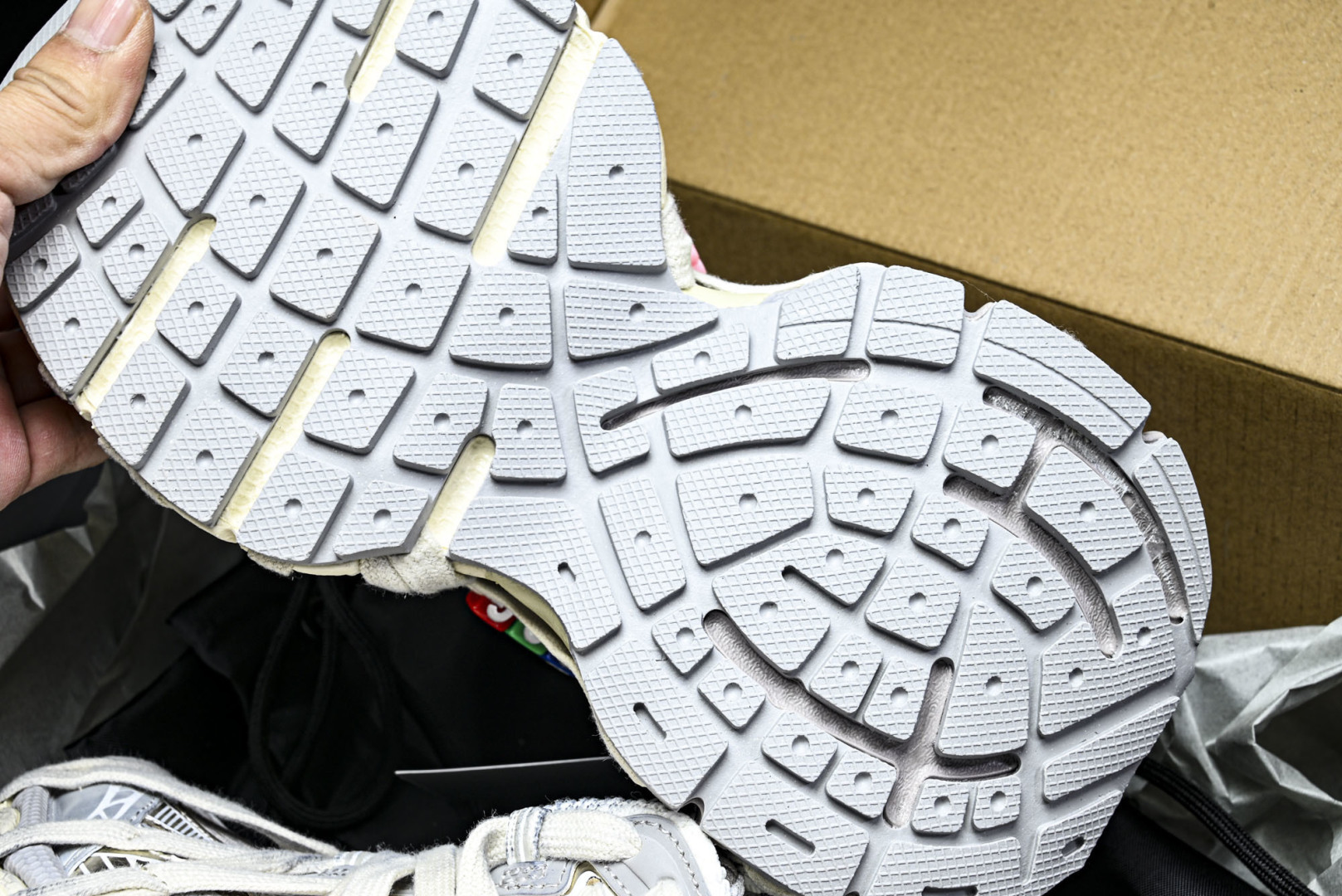 巴黎 EUR:35-46 偏大一码P¥:700纯原-BALENCIAGA巴黎世家26春季新品3XL EX