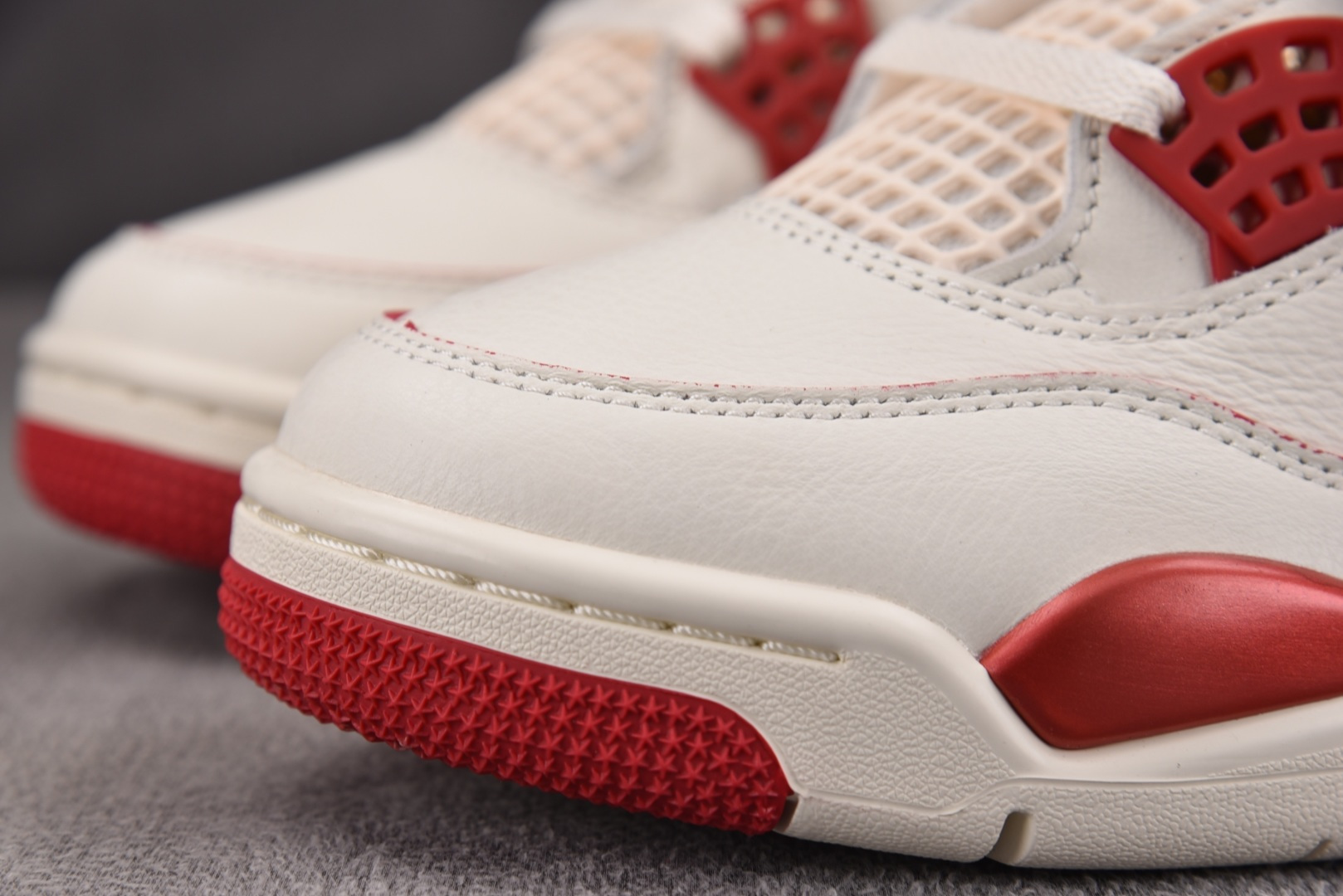 AJ4 EUR:40-48.5纯原-Air Jordan 4 “Sierra Red”情人节白红 HV0