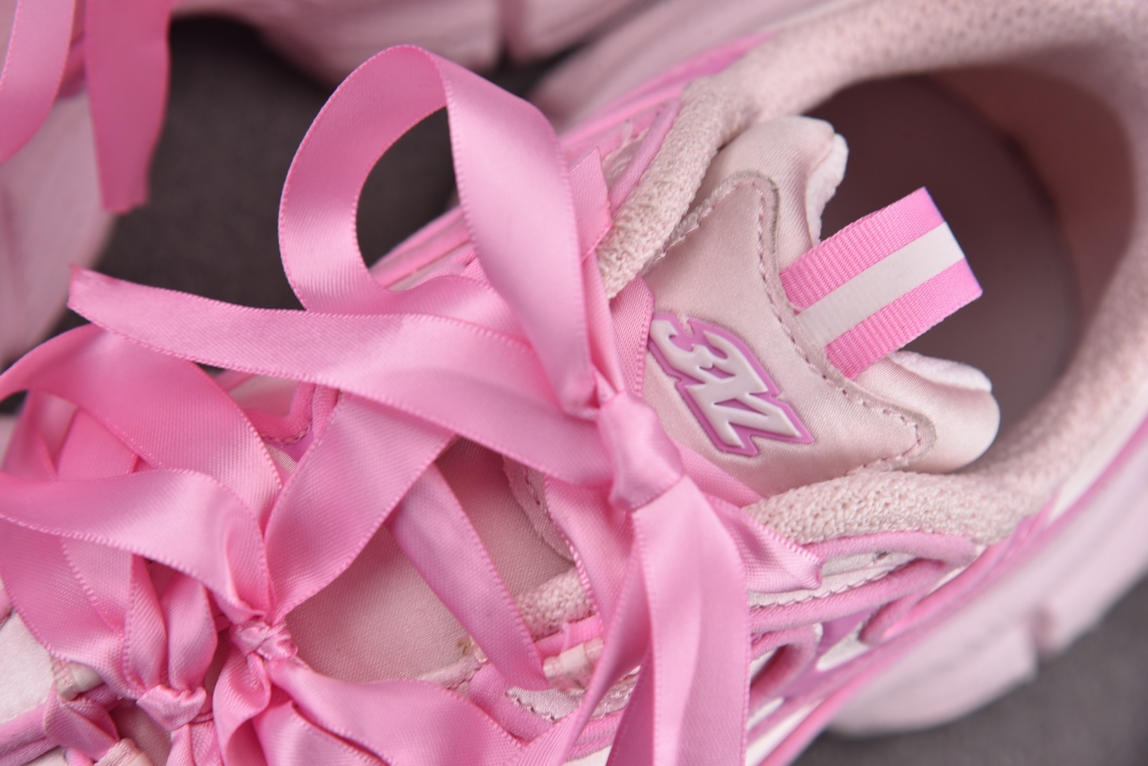 巴黎 EUR:35-40 偏大一码纯原-Balenciaga 3XL SATIN BOWS 粉红 YZ0