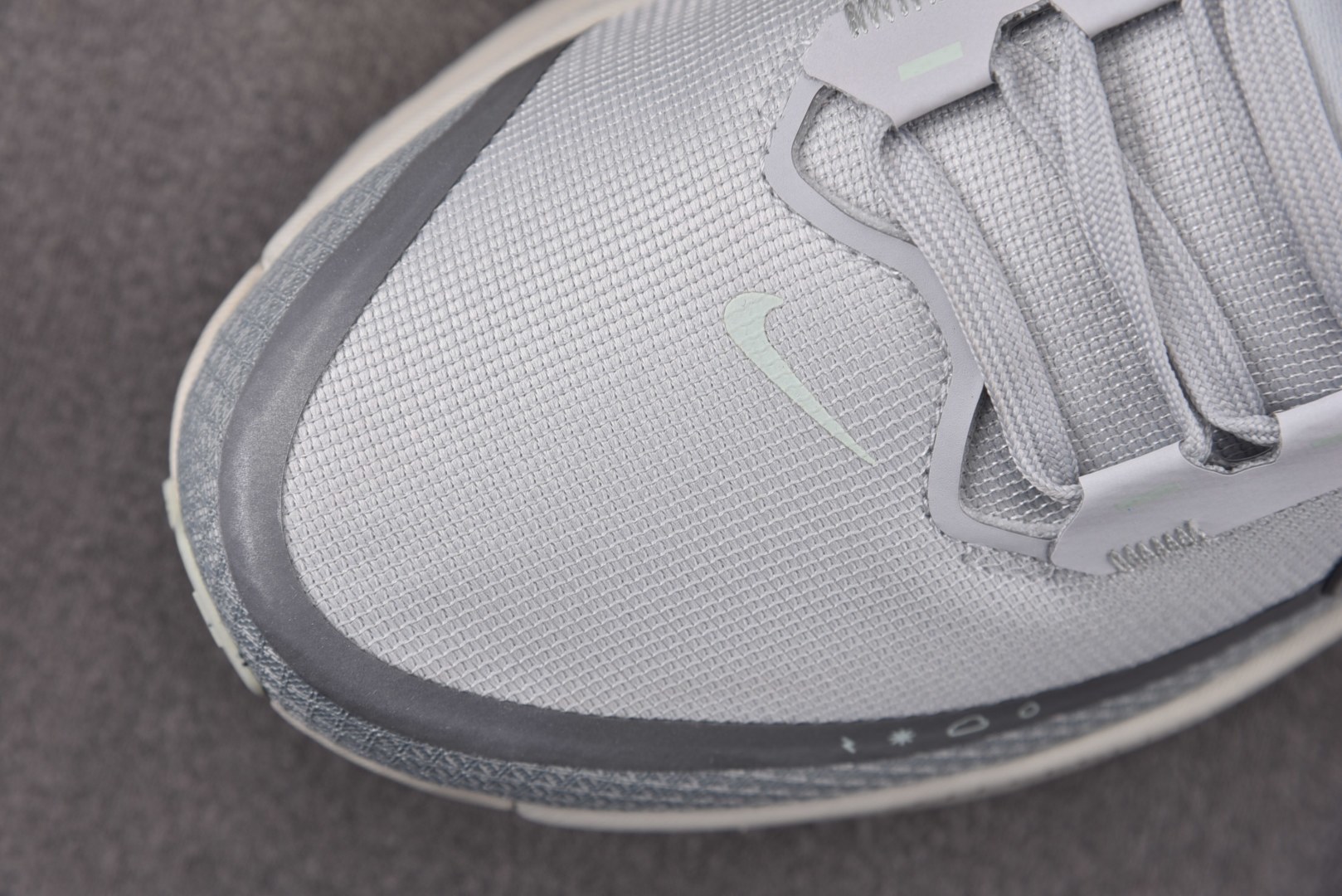 Zoom跑鞋 尺码:39-46纯原版出品-NK Vomero 18 Gore-Tex 灰色 HQ7001