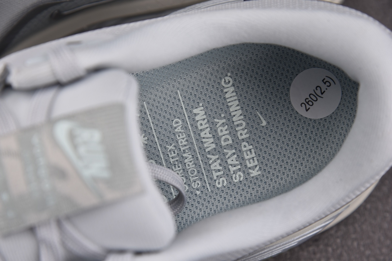 Zoom跑鞋 尺码:39-46纯原版出品-NK Vomero 18 Gore-Tex 灰色 HQ7001
