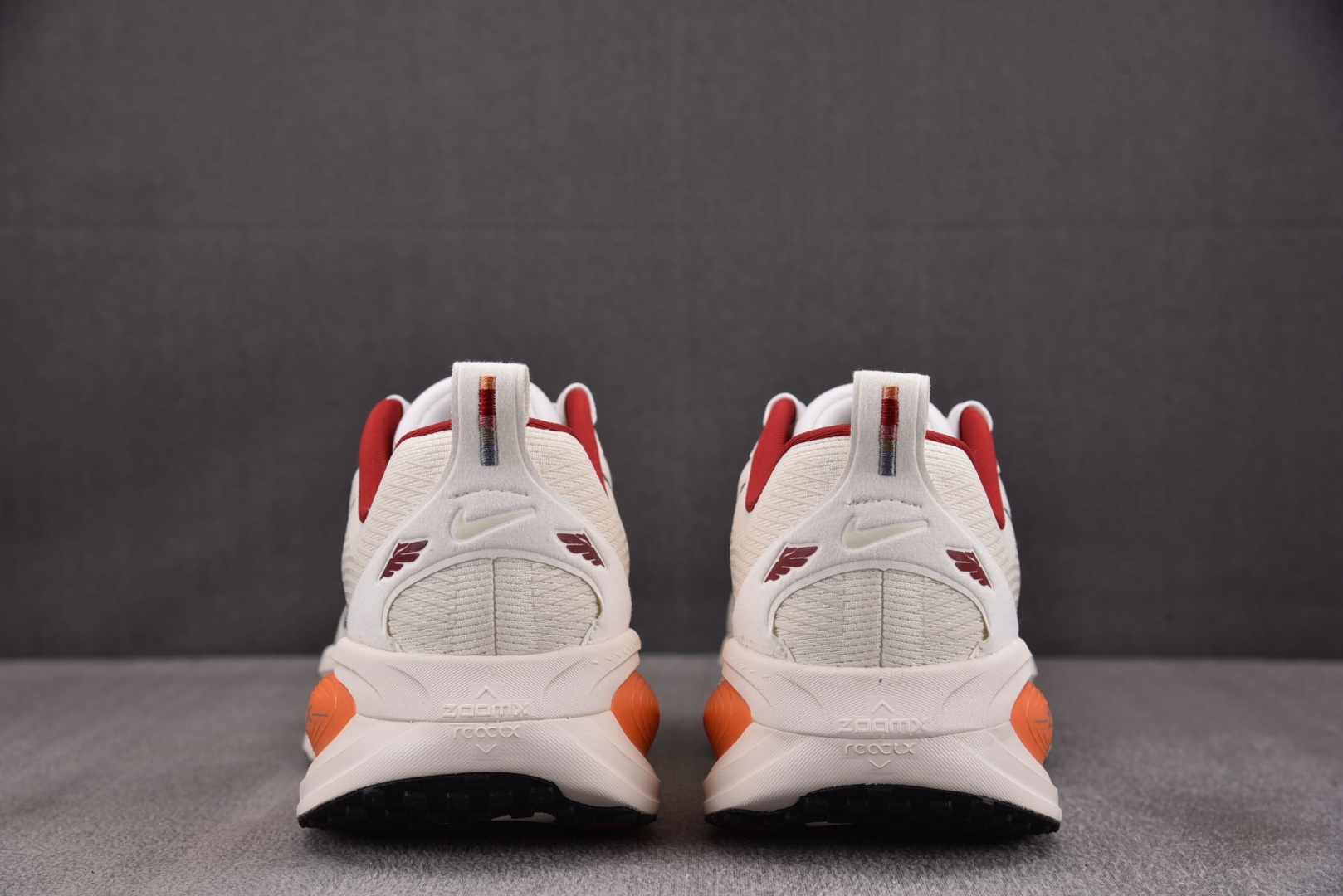 Zoom跑鞋 尺码:36-46纯原版出品-NK Vomero 18 Gore-Tex 米白 IQ1131
