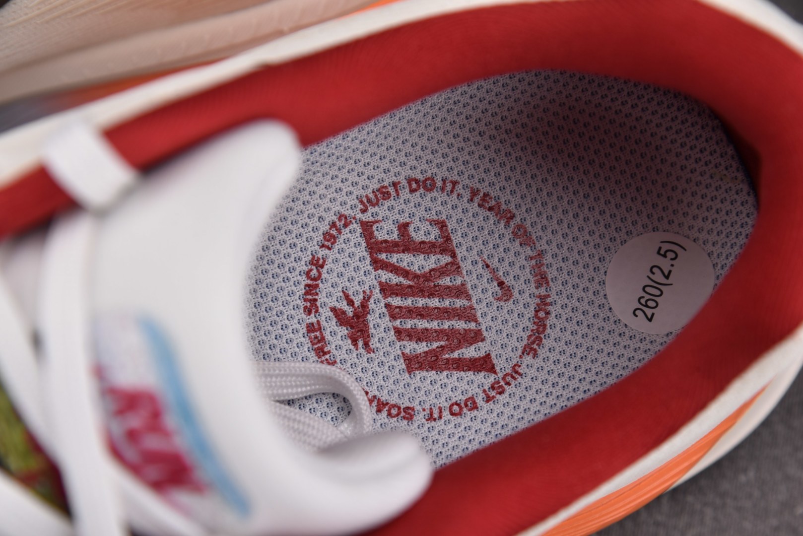 Zoom跑鞋 尺码:36-46纯原版出品-NK Vomero 18 Gore-Tex 米白 IQ1131