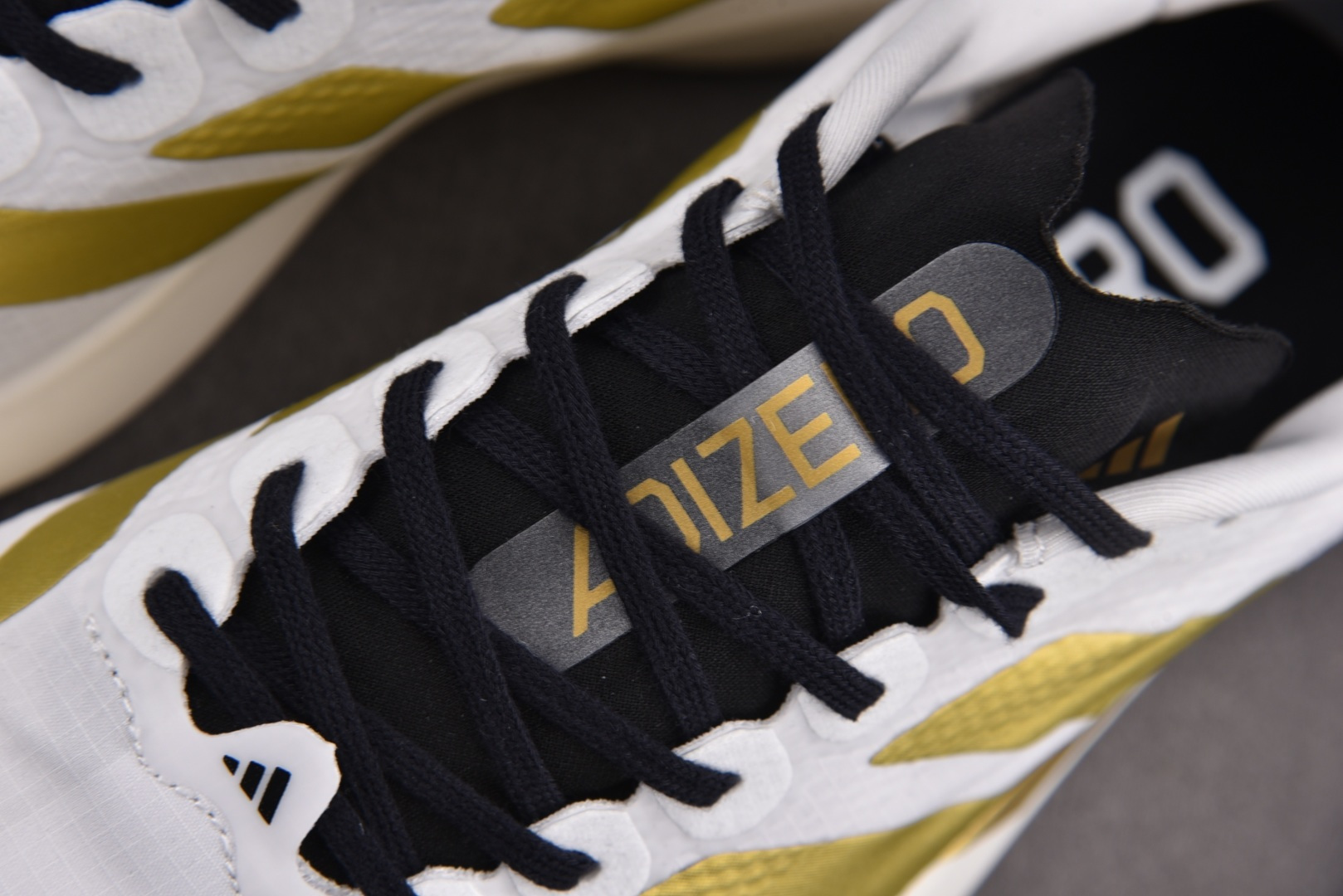 Adizero跑鞋 尺码:36-45纯原版出品-AD Adizero Evo SL 2 白金 JQ444