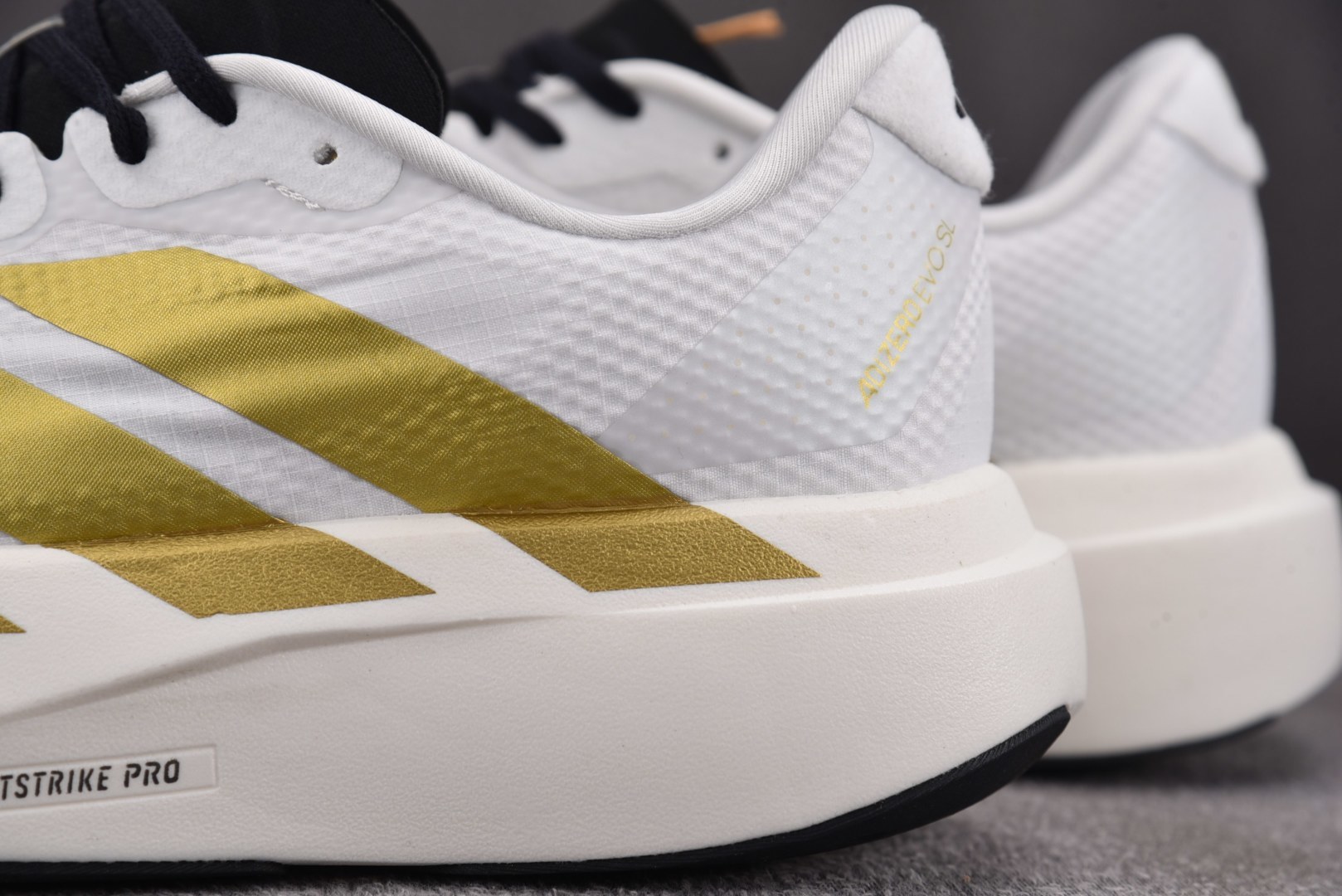Adizero跑鞋 尺码:36-45纯原版出品-AD Adizero Evo SL 2 白金 JQ444