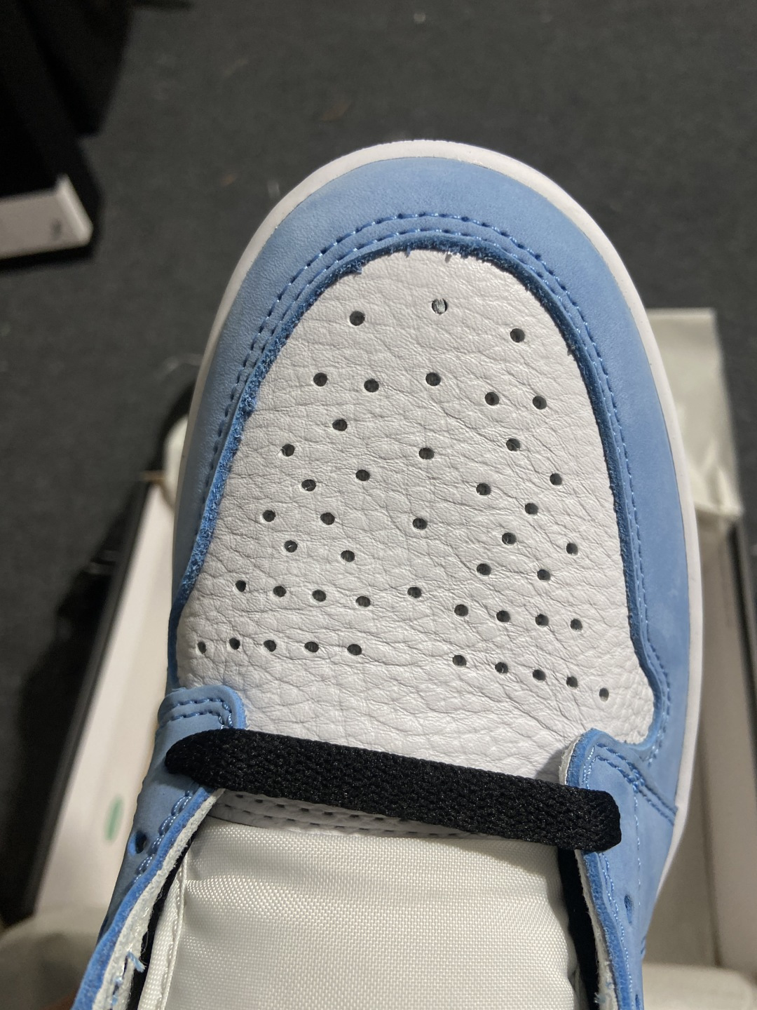 ＃特价 Air Jordan AJ1 Retro High 高帮大学蓝 -134 外贸特供批次 终端控货