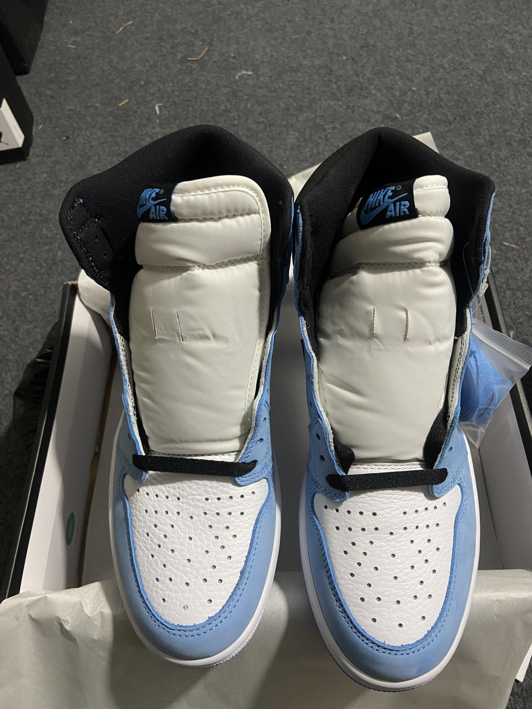＃特价 Air Jordan AJ1 Retro High 高帮大学蓝 -134 外贸特供批次 终端控货